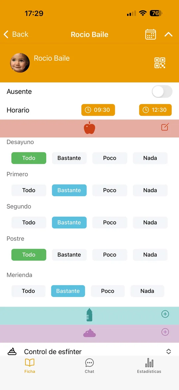 App KinderClose Profesor mostrando la ficha diaria de comidas de un alumno o alumna